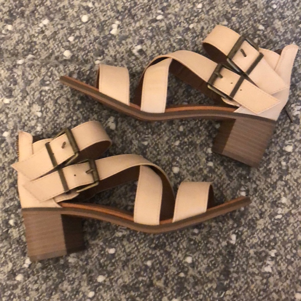 Block heel rampage sandals